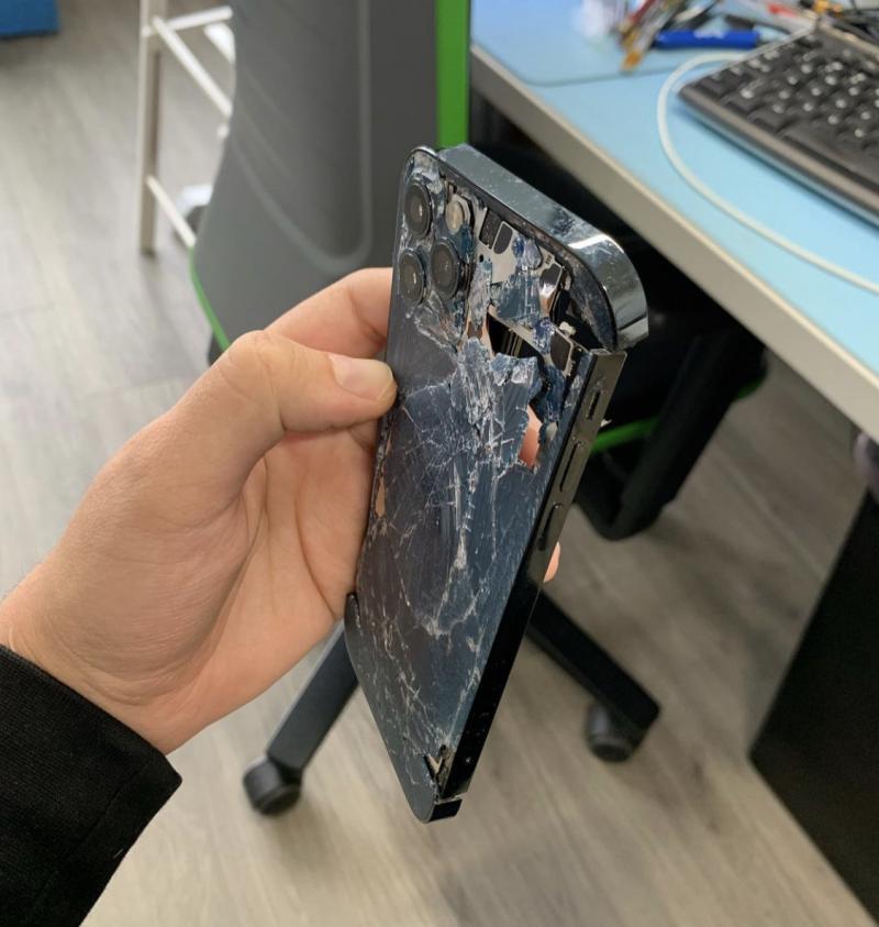 iPhone scheda madre rotta