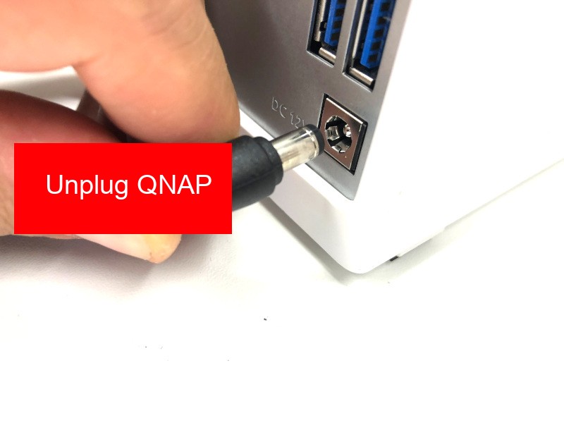 Scollegare QNAP dalla rete elettrica