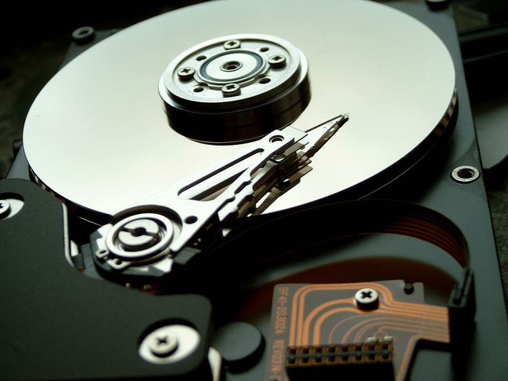 Recuperare dati da un hard disk con motore bloccato da urto
